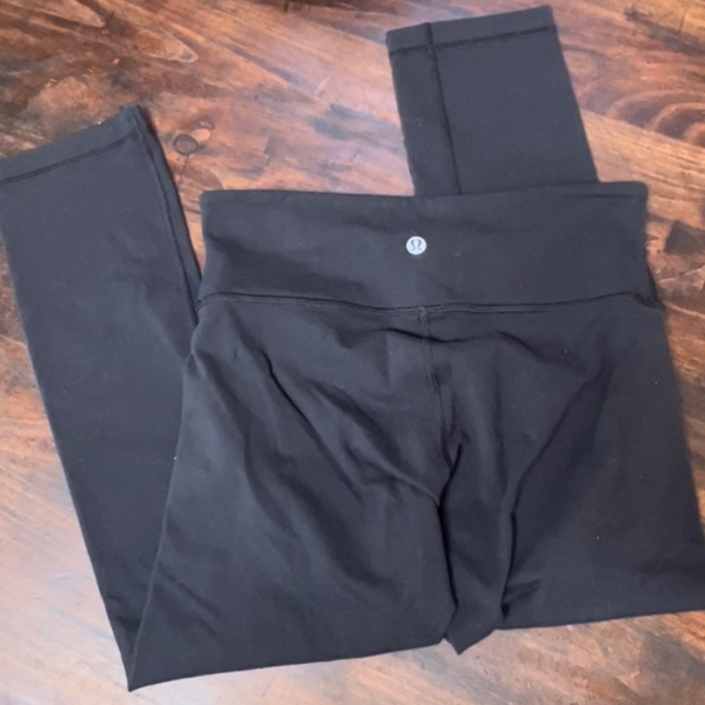 Lululemon black Capri size 4